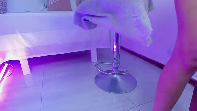 Emi_Rosee's cam snapshot