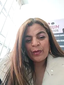 Mia-Glow live sex cam