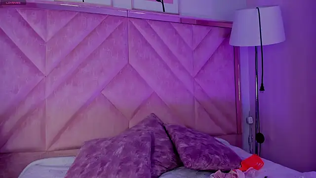 MissMarilynJones live sex cam