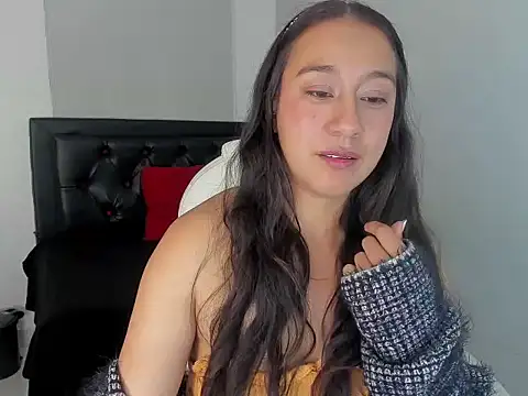 Ivonne_Skariel_Rs's cam snapshot