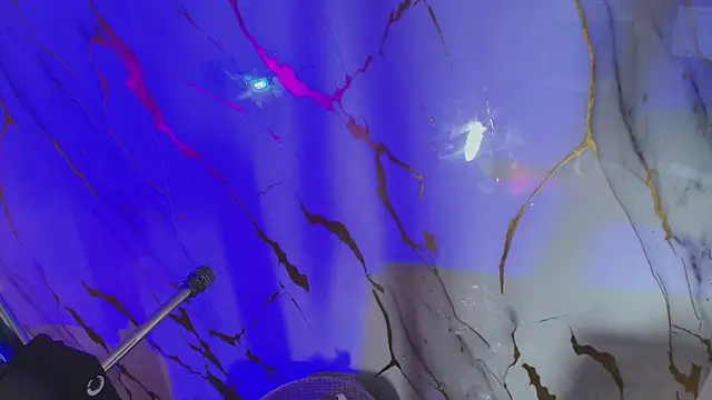 Lizz_Tender's cam snapshot