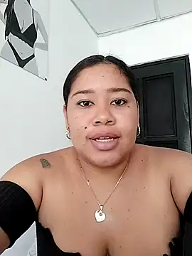 Sarahy-'s cam snapshot