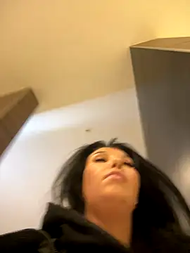 Tisha_Busty live sex cam