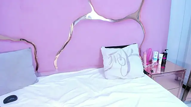 Aisha_Leenss's cam snapshot