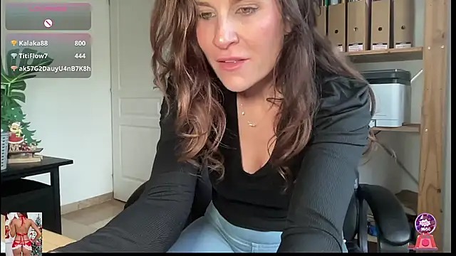 vanessariskyshow's cam snapshot