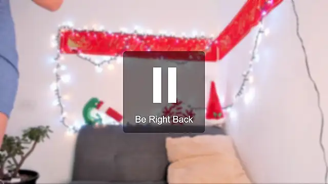 lara_and_danny's cam snapshot