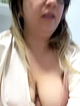 amooraaamoon's cam snapshot