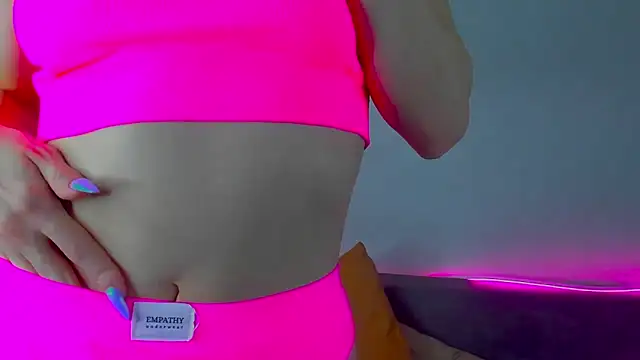 Gina_lovelyy's cam snapshot