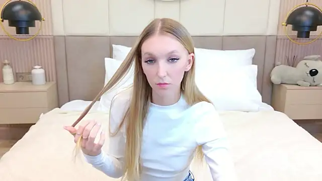 KellyBradford's cam snapshot