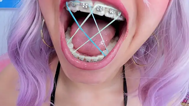 miss__evolet's cam snapshot