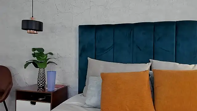 Luna18Pink's cam snapshot