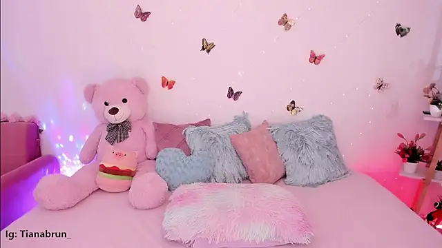 Zara_uwu_'s cam snapshot