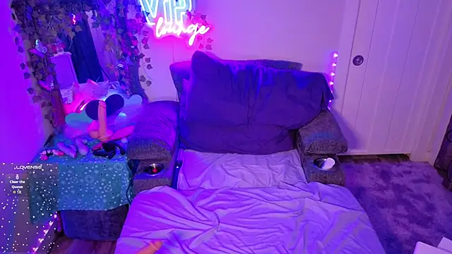 LadyVLuvs's cam snapshot