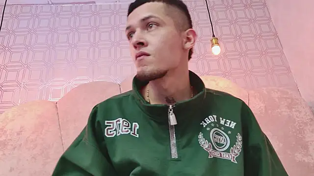 CharlotteandTaylorr's cam snapshot