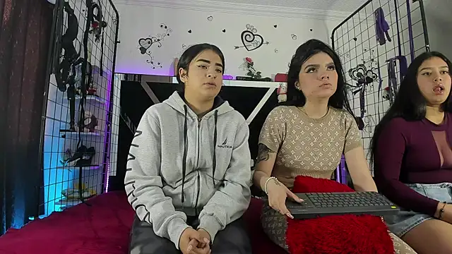 thedream_girls's cam snapshot