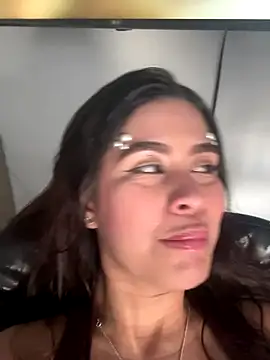 lucyrain_18's cam snapshot