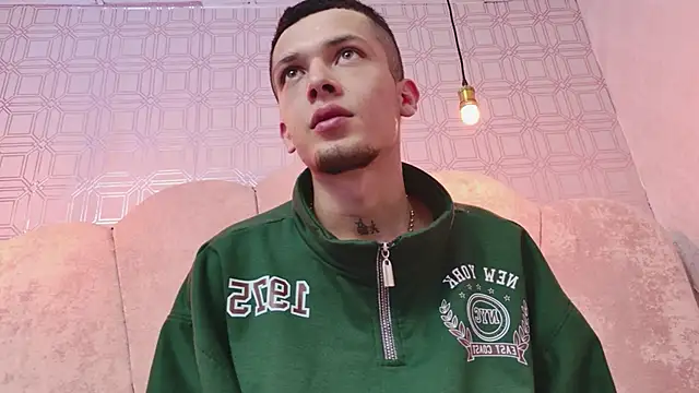 CharlotteandTaylorr's cam snapshot