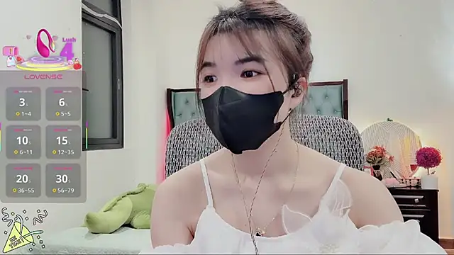 Caryln-Bun live sex cam