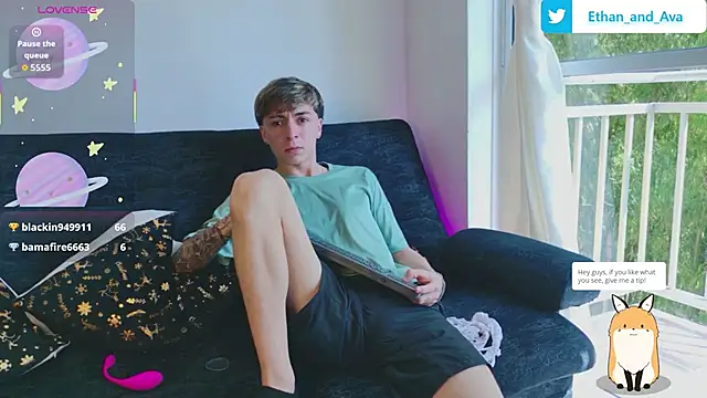 ethan_and_ava's cam snapshot