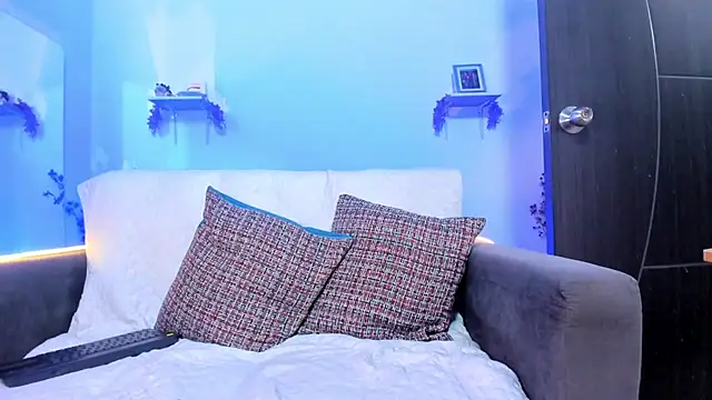 karlaaa__'s cam snapshot