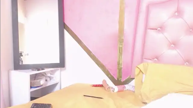 Madeline_Woods's web cam