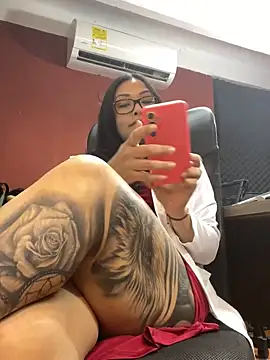 Leelu_Lee's cam snapshot