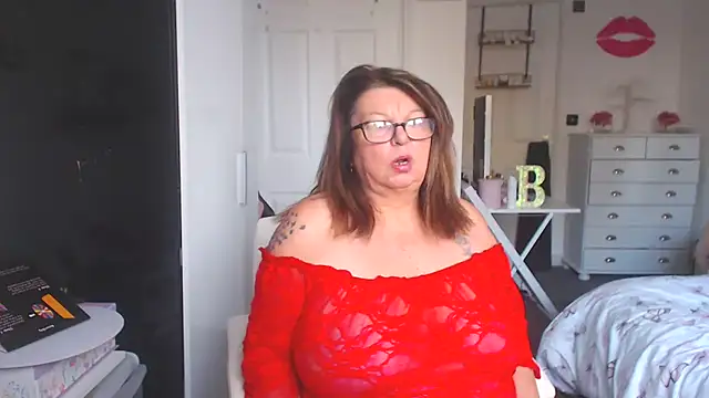 CougarBeccaX live sex cam