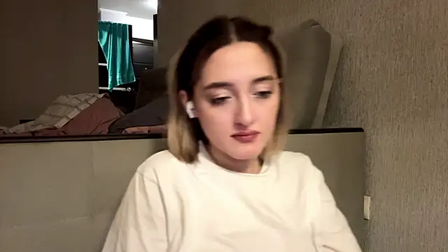 Emily_lyy's cam snapshot