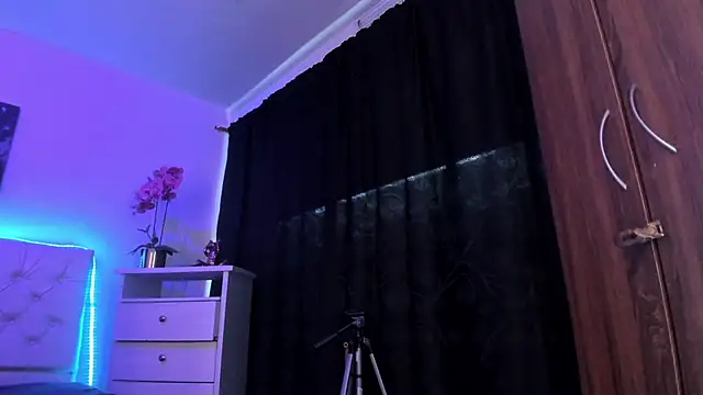 Amy_Kiitty_'s cam snapshot