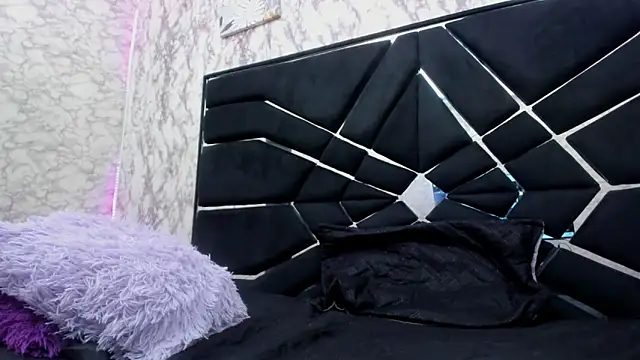 LITTLESUSSYY_'s cam snapshot