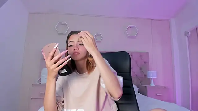 MadisonSky_'s cam snapshot