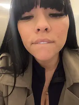 BrendaCrean live sex cam