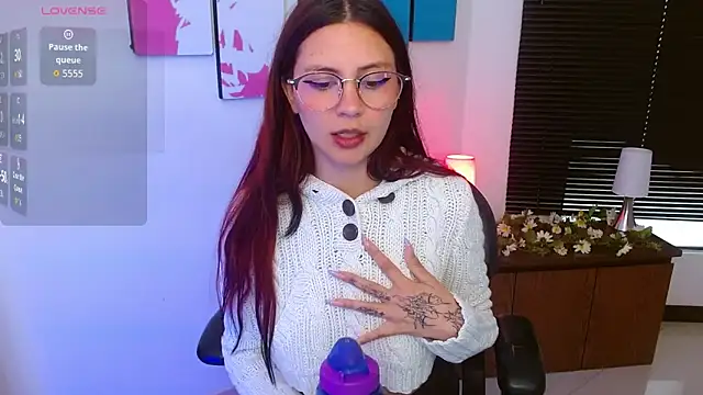 AlanaGarcia19's cam snapshot