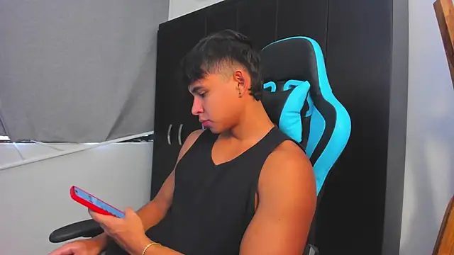 Bray_Kevin live sex cam