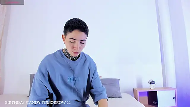 Tinny_and_Candy's cam snapshot