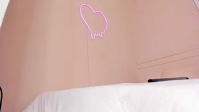 dani_skinny_'s cam snapshot