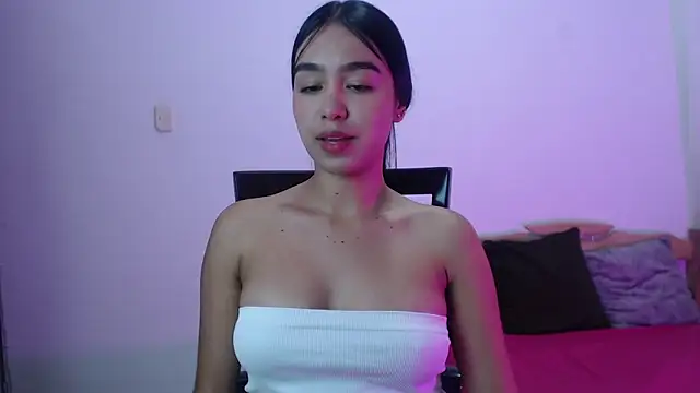 kyra_fox_'s cam snapshot