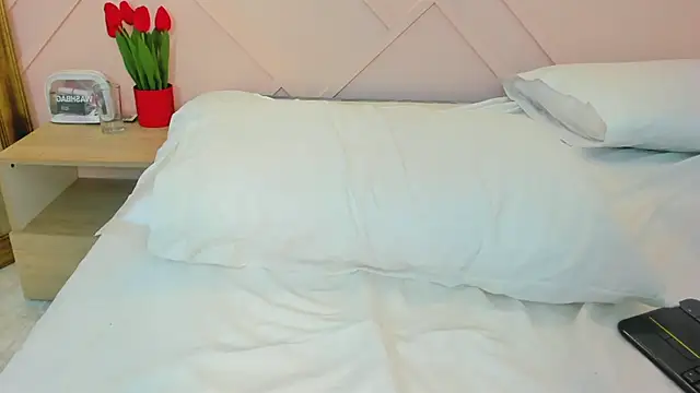 evony_becker's cam snapshot