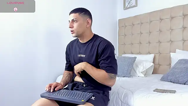 Alex_cute77 live sex cam