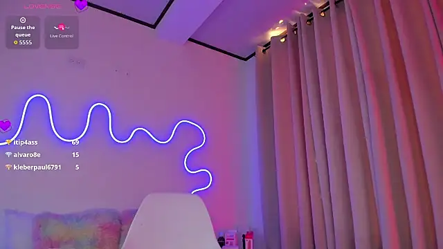 alahia_sweet live sex cam