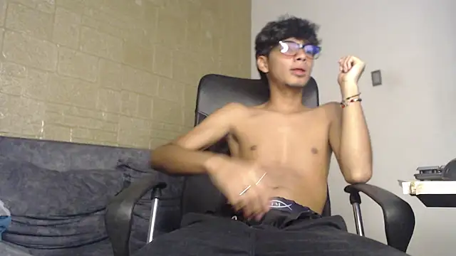 tyler_wolf1_ live sex cam