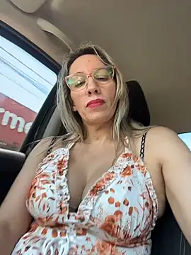 Gatitacarlita live sex cam