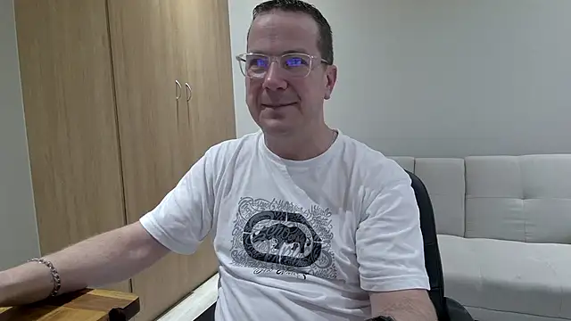 BrettJ81 live sex cam