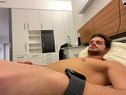 youngboyformommy24 live sex cam