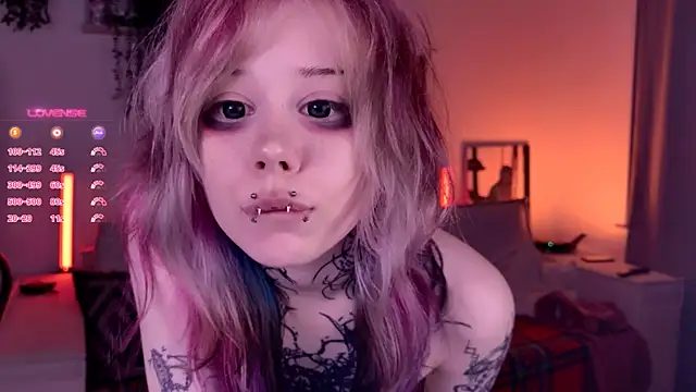 Lollyshy live sex cam