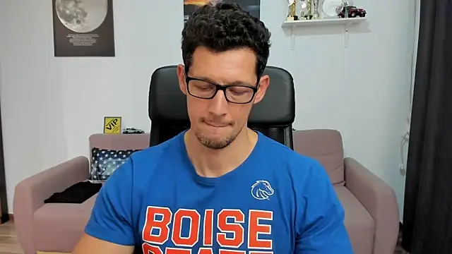 BrutusK08 live sex cam