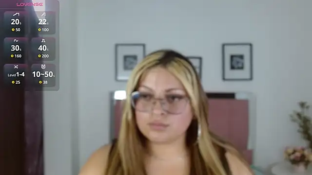 Nahomy_f_Ww's cam snapshot