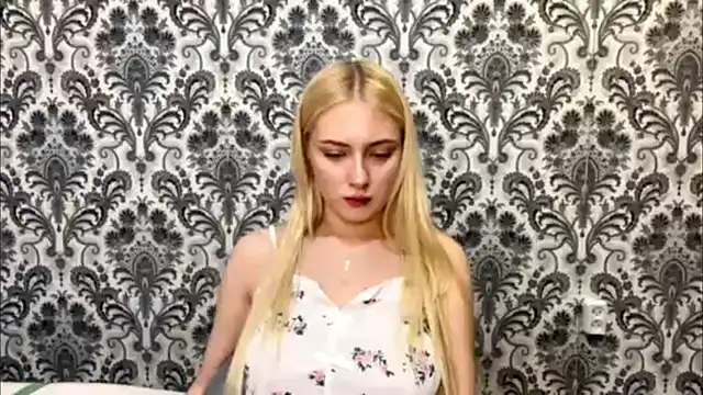 PhebeHals's cam snapshot