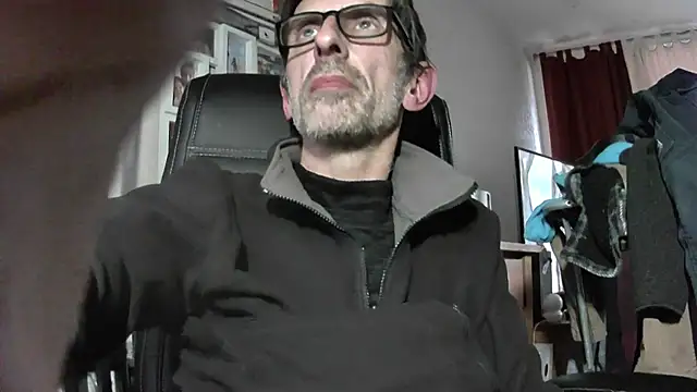 Chrisatmiami's cam snapshot