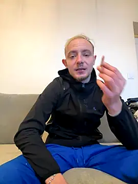 Crevette311's cam snapshot